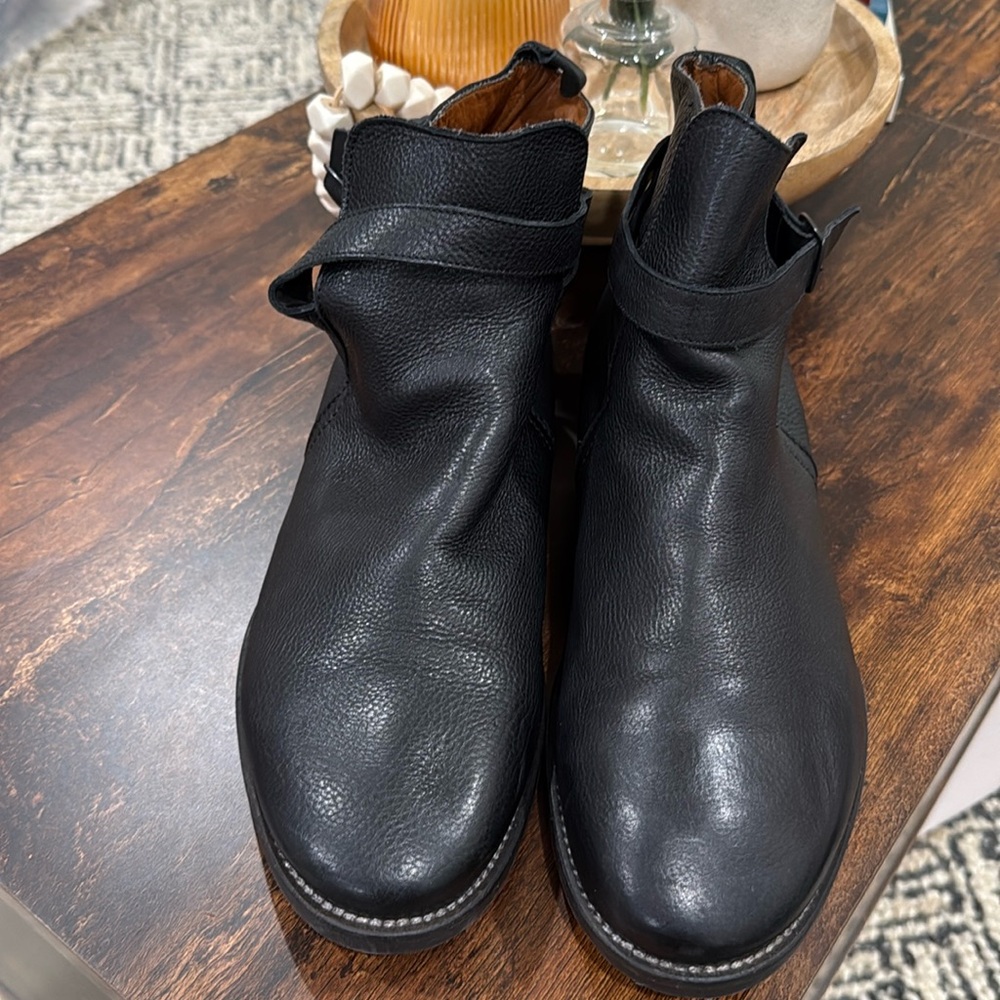 Men’s Black Leather Dress Boots